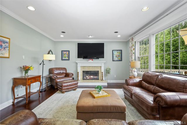 20 Parkview Circle, Carmel, NY 10512