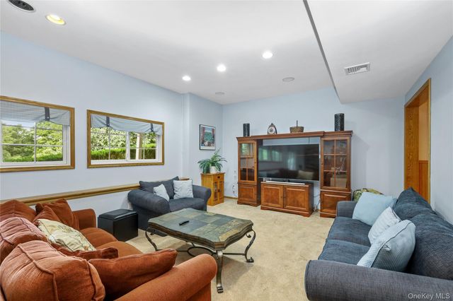 20 Parkview Circle, Carmel, NY 10512