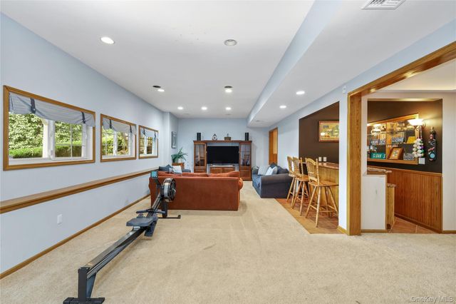20 Parkview Circle, Carmel, NY 10512