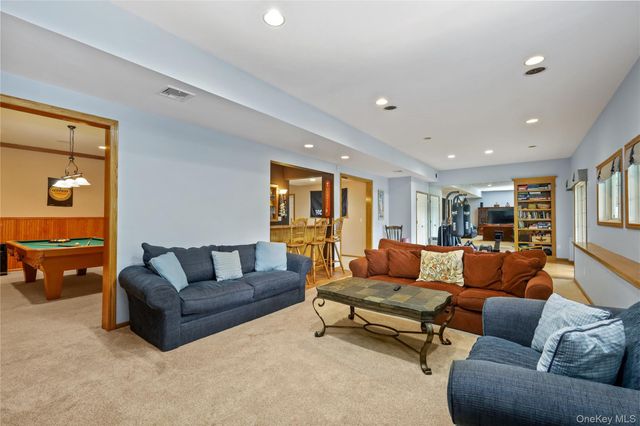 20 Parkview Circle, Carmel, NY 10512
