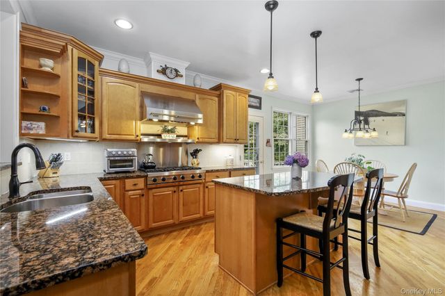 20 Parkview Circle, Carmel, NY 10512
