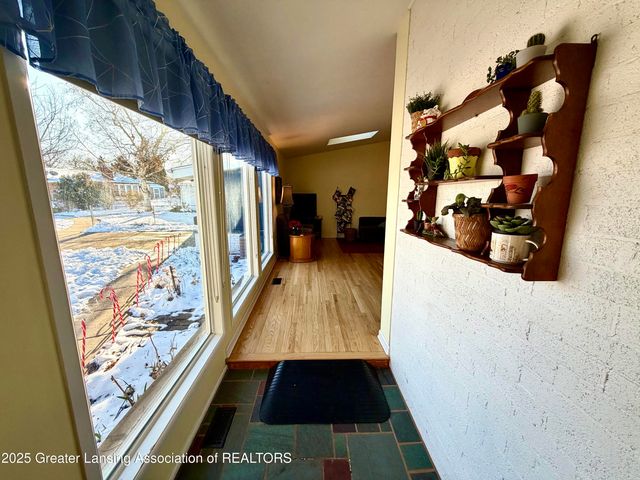 1923 Gay Lane, Lansing, MI 48912