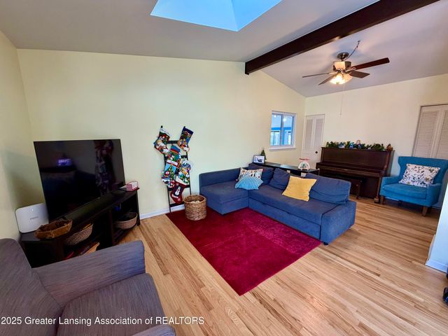 1923 Gay Lane, Lansing, MI 48912