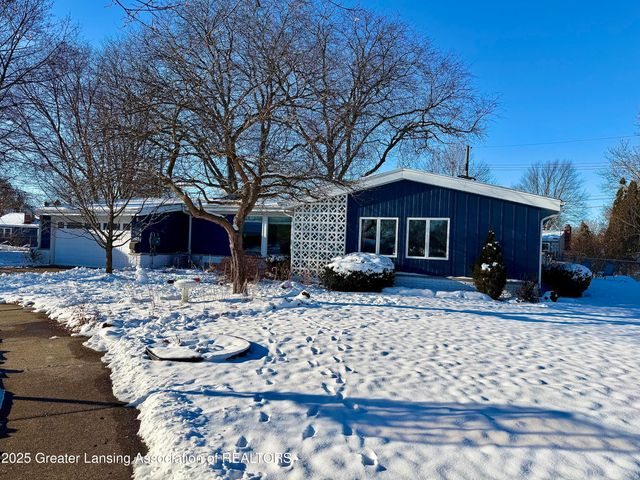 1923 Gay Lane, Lansing, MI 48912