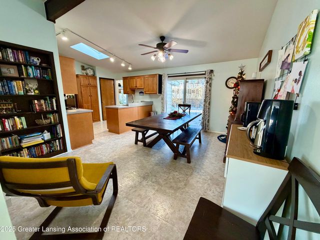 1923 Gay Lane, Lansing, MI 48912