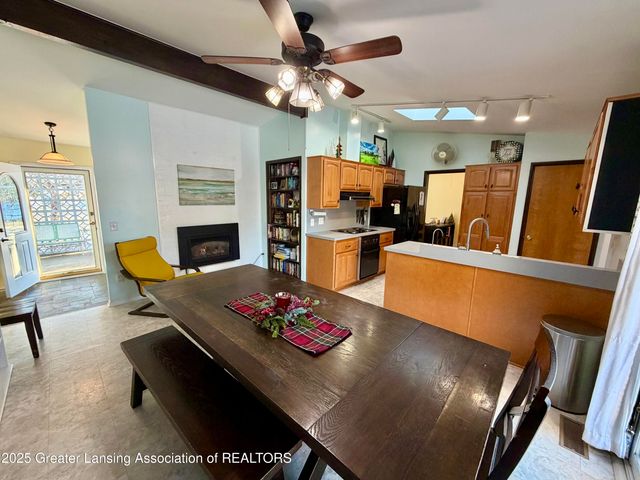 1923 Gay Lane, Lansing, MI 48912