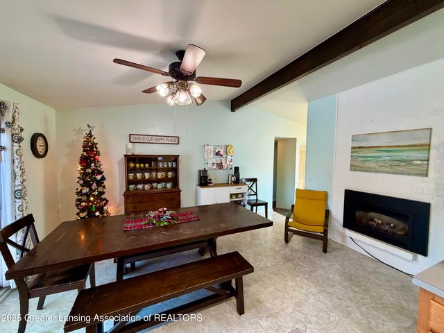 1923 Gay Lane, Lansing, MI 48912