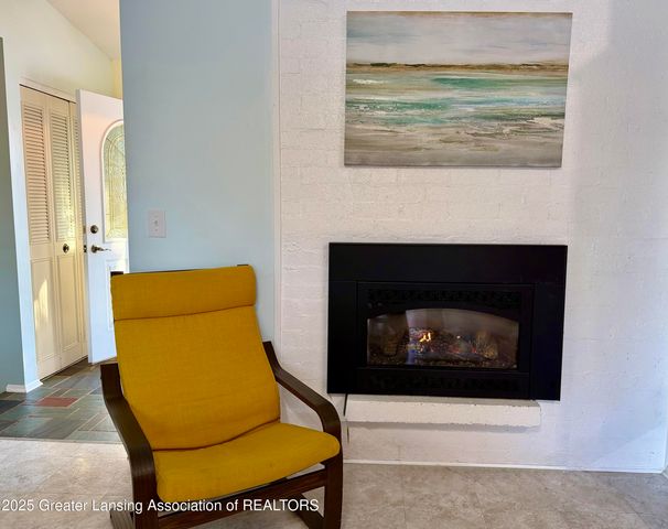 1923 Gay Lane, Lansing, MI 48912