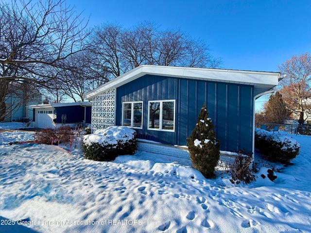 1923 Gay Lane, Lansing, MI 48912