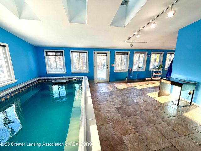 1923 Gay Lane, Lansing, MI 48912