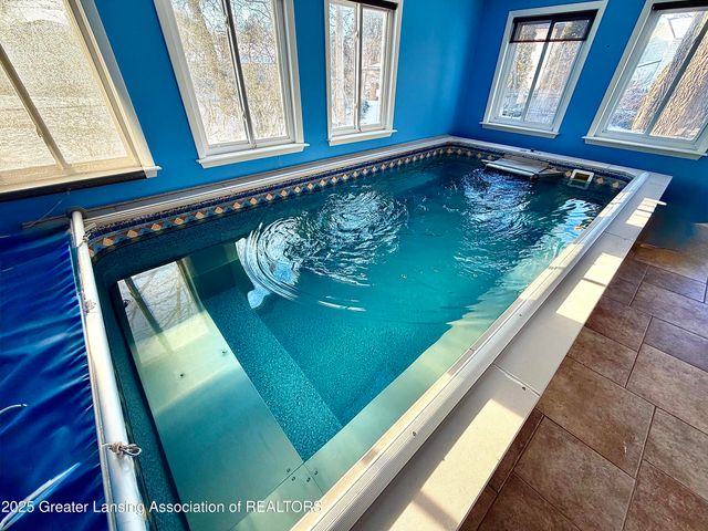 1923 Gay Lane, Lansing, MI 48912