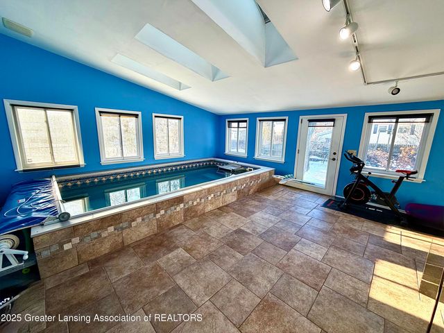 1923 Gay Lane, Lansing, MI 48912