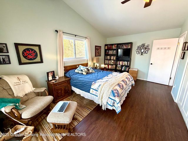 1923 Gay Lane, Lansing, MI 48912