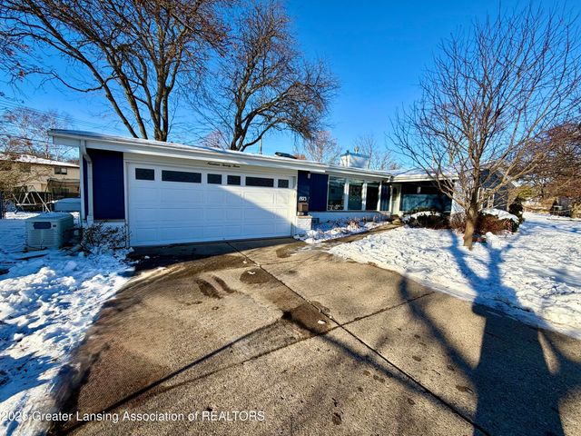 1923 Gay Lane, Lansing, MI 48912