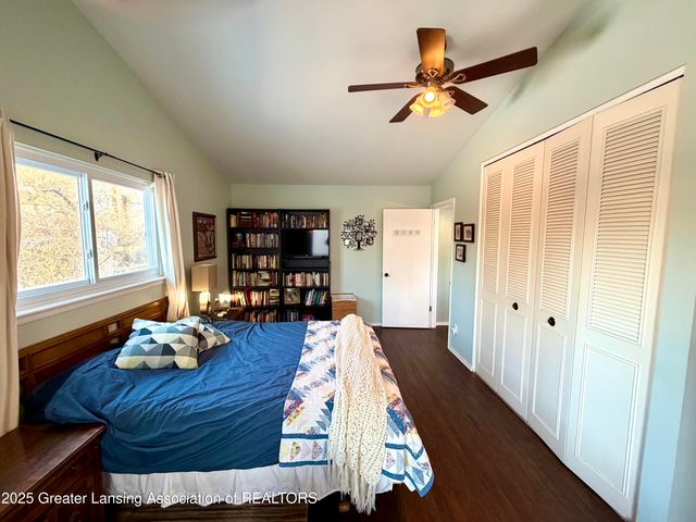 1923 Gay Lane, Lansing, MI 48912