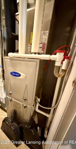 1923 Gay Lane, Lansing, MI 48912