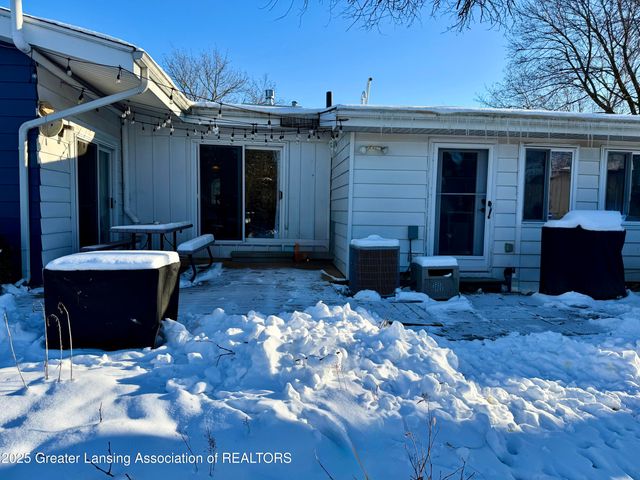 1923 Gay Lane, Lansing, MI 48912