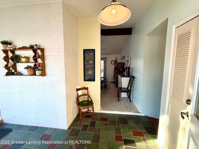 1923 Gay Lane, Lansing, MI 48912