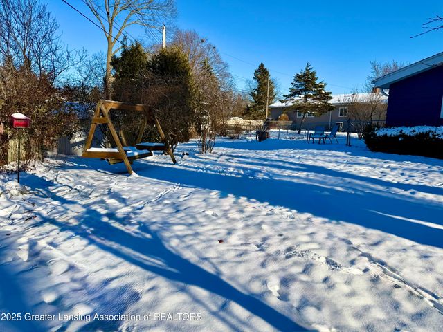 1923 Gay Lane, Lansing, MI 48912