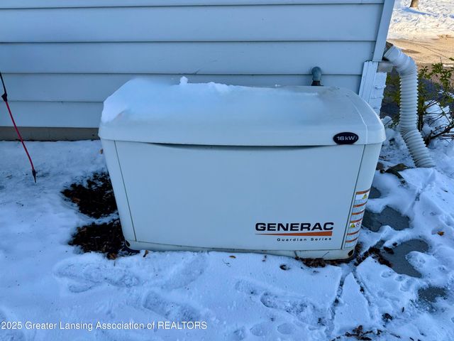 1923 Gay Lane, Lansing, MI 48912