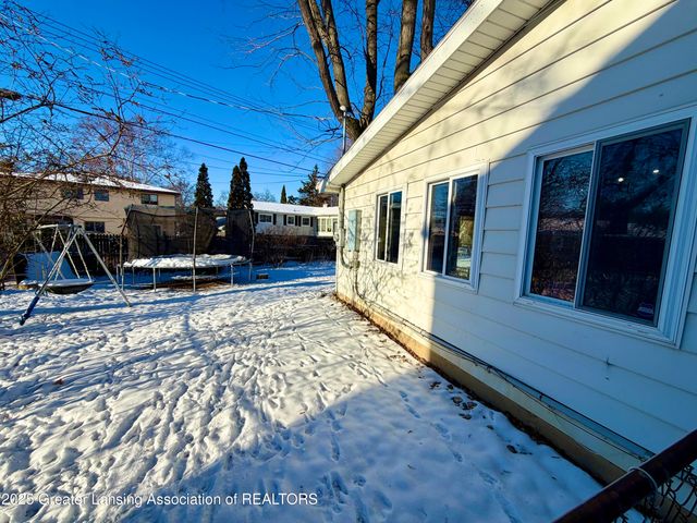 1923 Gay Lane, Lansing, MI 48912