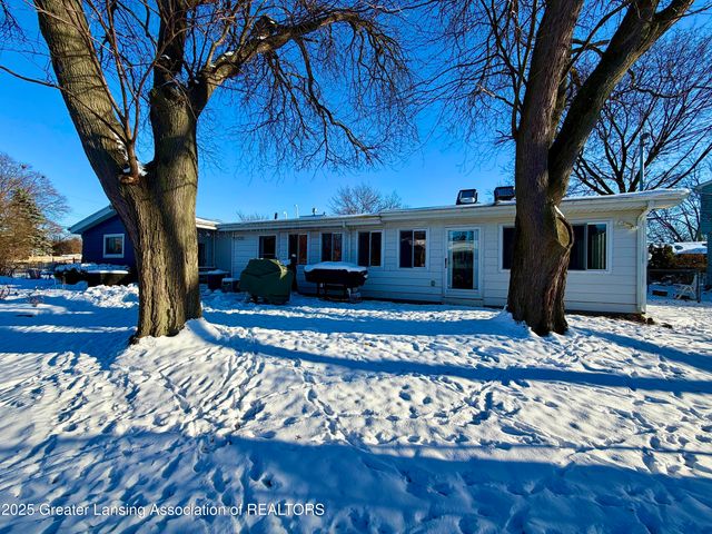 1923 Gay Lane, Lansing, MI 48912