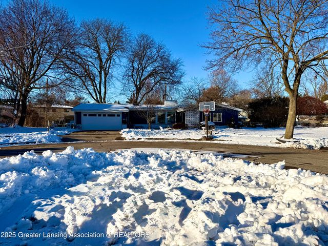 1923 Gay Lane, Lansing, MI 48912