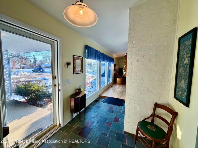 1923 Gay Lane, Lansing, MI 48912