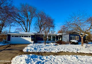 1923 Gay Lane, Lansing, MI 48912