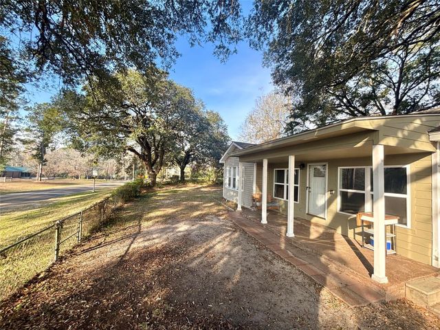 408 W Elder Street, Colmesneil, TX 75938