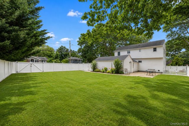 55 Yuma Lane, East Islip, NY 11730