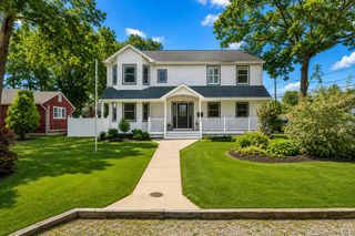 55 Yuma Lane, East Islip, NY 11730