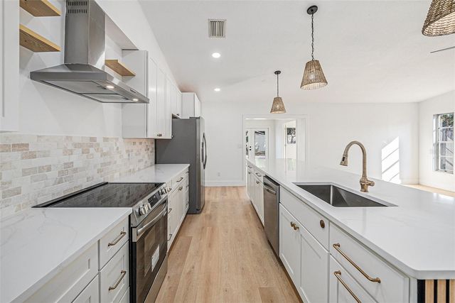 11707 CYPRESS PARK STREET, Tampa, FL 33624