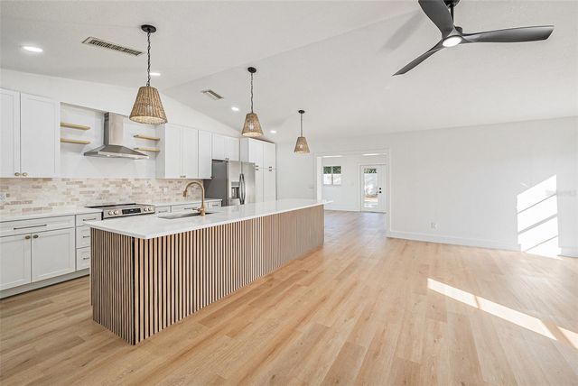 11707 CYPRESS PARK STREET, Tampa, FL 33624