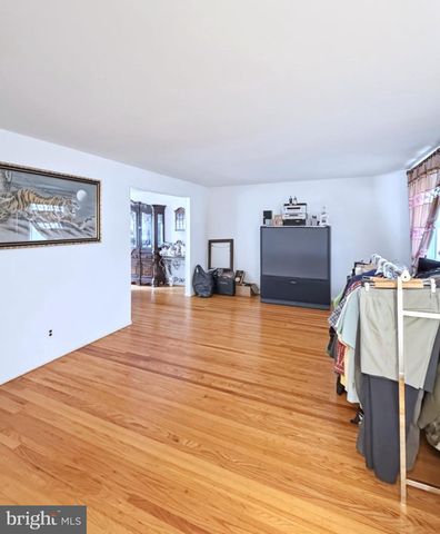 36 REGENT RD, Cherry Hill, NJ 08003
