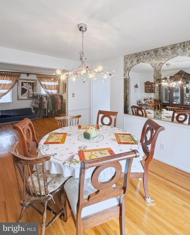36 REGENT RD, Cherry Hill, NJ 08003