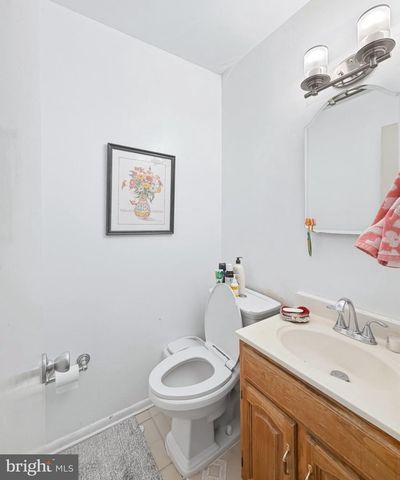 36 REGENT RD, Cherry Hill, NJ 08003
