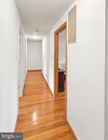 36 REGENT RD, Cherry Hill, NJ 08003