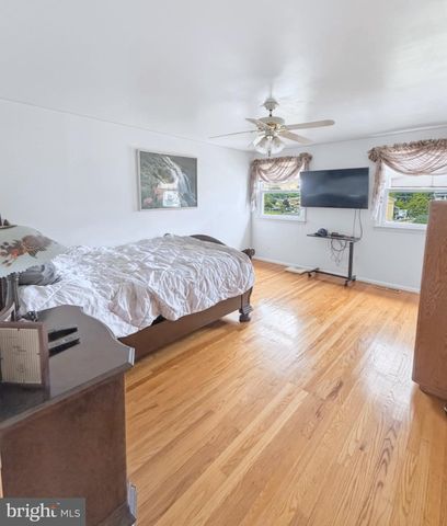 36 REGENT RD, Cherry Hill, NJ 08003