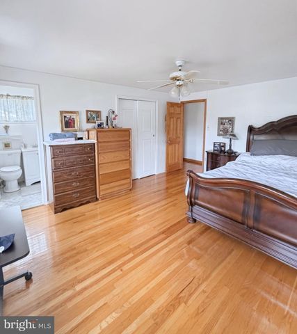 36 REGENT RD, Cherry Hill, NJ 08003