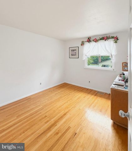 36 REGENT RD, Cherry Hill, NJ 08003