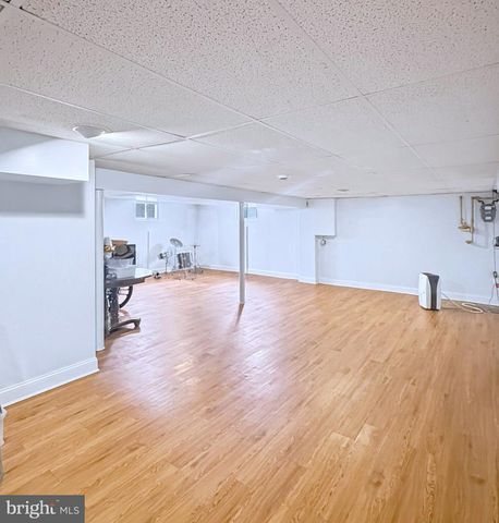 36 REGENT RD, Cherry Hill, NJ 08003