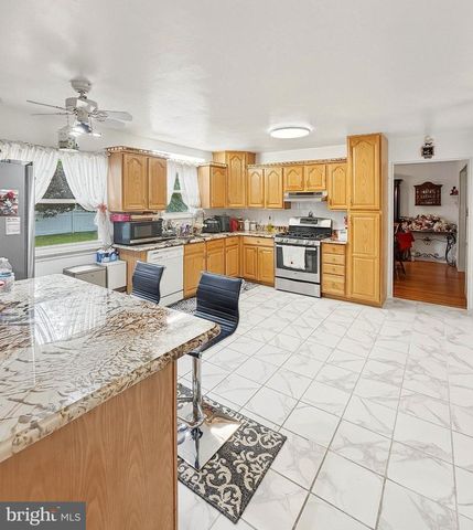 36 REGENT RD, Cherry Hill, NJ 08003