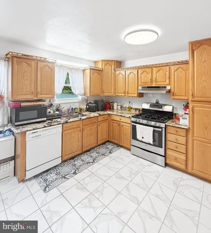 36 REGENT RD, Cherry Hill, NJ 08003