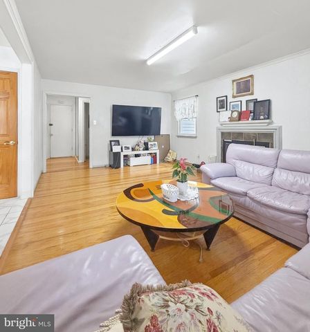 36 REGENT RD, Cherry Hill, NJ 08003