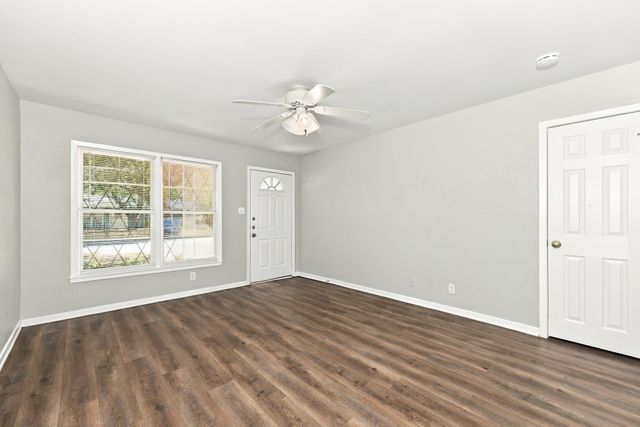 549 Lorna Street, Burleson, TX 76028