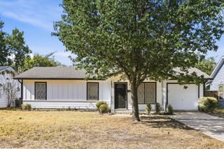 549 Lorna Street, Burleson, TX 76028