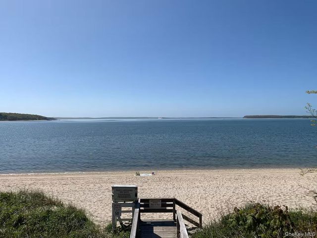 1240 West Road, Cutchogue, NY 11935