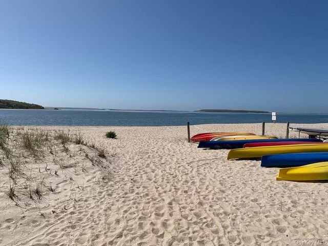 1240 West Road, Cutchogue, NY 11935