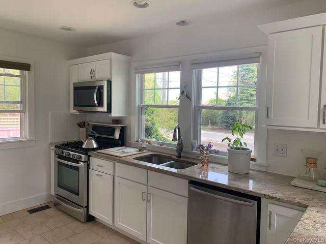 1240 West Road, Cutchogue, NY 11935